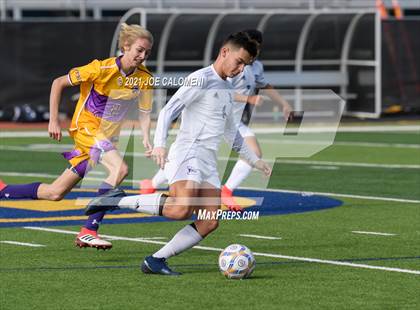 Thumbnail 2 in Liberty Hill vs Boerne (Alamo Heights Tournament) photogallery.