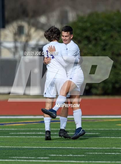 Thumbnail 2 in Liberty Hill vs Boerne (Alamo Heights Tournament) photogallery.