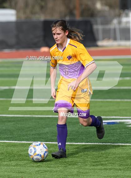 Thumbnail 2 in Liberty Hill vs Boerne (Alamo Heights Tournament) photogallery.