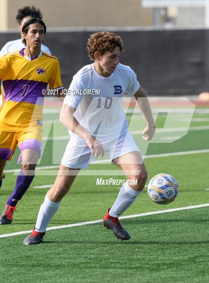 Thumbnail 3 in Liberty Hill vs Boerne (Alamo Heights Tournament) photogallery.