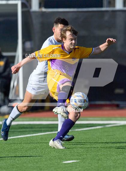 Thumbnail 2 in Liberty Hill vs Boerne (Alamo Heights Tournament) photogallery.