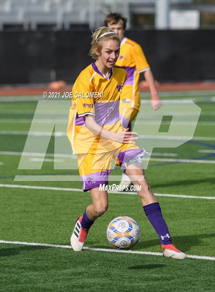 Thumbnail 1 in Liberty Hill vs Boerne (Alamo Heights Tournament) photogallery.