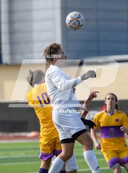 Thumbnail 3 in Liberty Hill vs Boerne (Alamo Heights Tournament) photogallery.