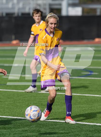 Thumbnail 2 in Liberty Hill vs Boerne (Alamo Heights Tournament) photogallery.