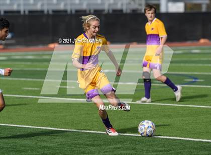 Thumbnail 2 in Liberty Hill vs Boerne (Alamo Heights Tournament) photogallery.