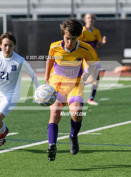 Thumbnail 3 in Liberty Hill vs Boerne (Alamo Heights Tournament) photogallery.