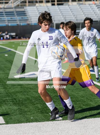 Thumbnail 3 in Liberty Hill vs Boerne (Alamo Heights Tournament) photogallery.