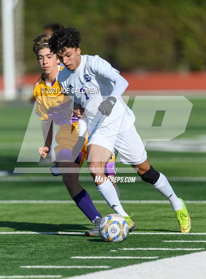 Thumbnail 2 in Liberty Hill vs Boerne (Alamo Heights Tournament) photogallery.