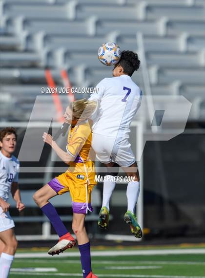 Thumbnail 2 in Liberty Hill vs Boerne (Alamo Heights Tournament) photogallery.