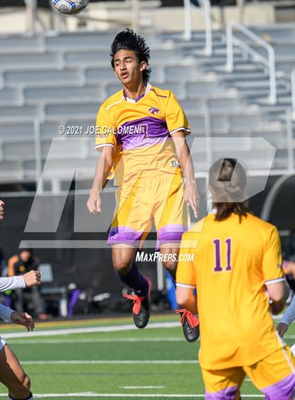 Thumbnail 1 in Liberty Hill vs Boerne (Alamo Heights Tournament) photogallery.