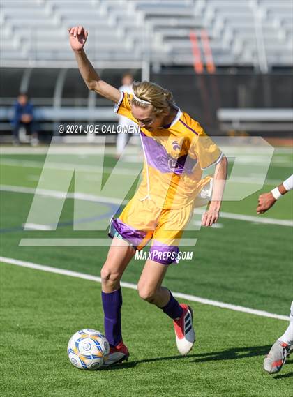 Thumbnail 1 in Liberty Hill vs Boerne (Alamo Heights Tournament) photogallery.