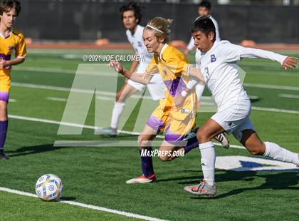 Thumbnail 2 in Liberty Hill vs Boerne (Alamo Heights Tournament) photogallery.