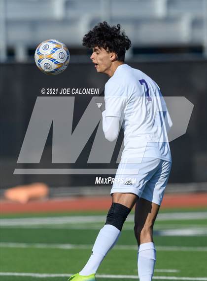 Thumbnail 2 in Liberty Hill vs Boerne (Alamo Heights Tournament) photogallery.