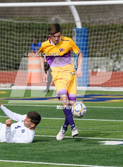 Thumbnail 3 in Liberty Hill vs Boerne (Alamo Heights Tournament) photogallery.