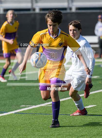 Thumbnail 3 in Liberty Hill vs Boerne (Alamo Heights Tournament) photogallery.