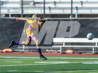 Thumbnail 3 in Liberty Hill vs Boerne (Alamo Heights Tournament) photogallery.