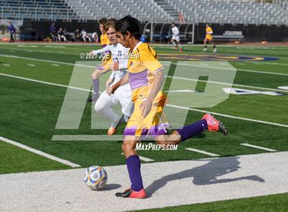Thumbnail 3 in Liberty Hill vs Boerne (Alamo Heights Tournament) photogallery.