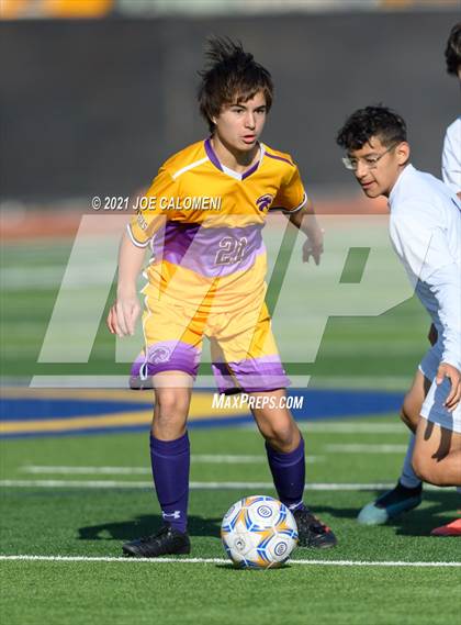 Thumbnail 3 in Liberty Hill vs Boerne (Alamo Heights Tournament) photogallery.