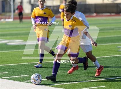 Thumbnail 2 in Liberty Hill vs Boerne (Alamo Heights Tournament) photogallery.