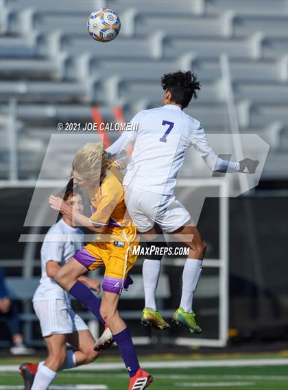 Thumbnail 3 in Liberty Hill vs Boerne (Alamo Heights Tournament) photogallery.