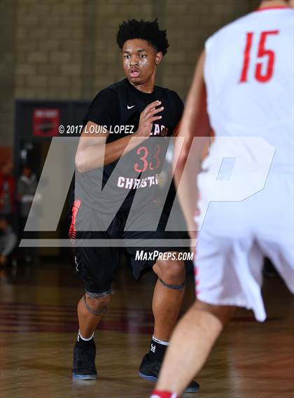 Thumbnail 3 in Village Christian @ Mater Dei (Nike Extravaganza) photogallery.
