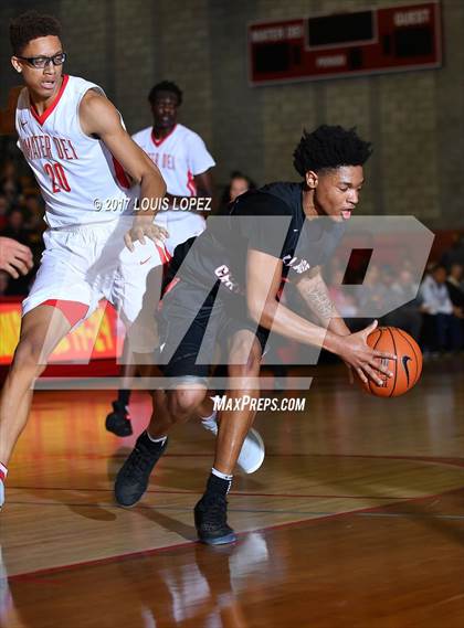 Thumbnail 2 in Village Christian @ Mater Dei (Nike Extravaganza) photogallery.