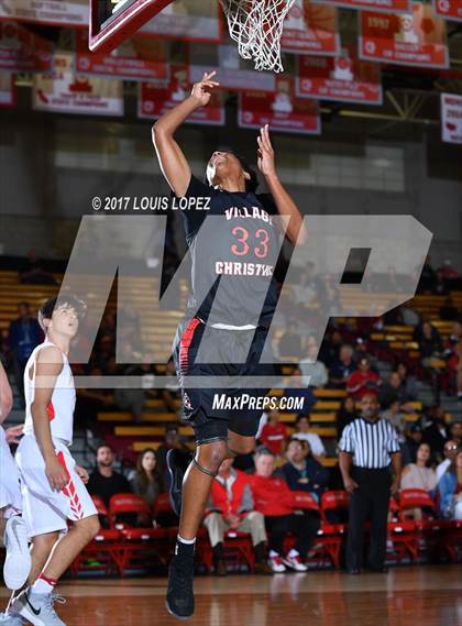 Thumbnail 3 in Village Christian @ Mater Dei (Nike Extravaganza) photogallery.