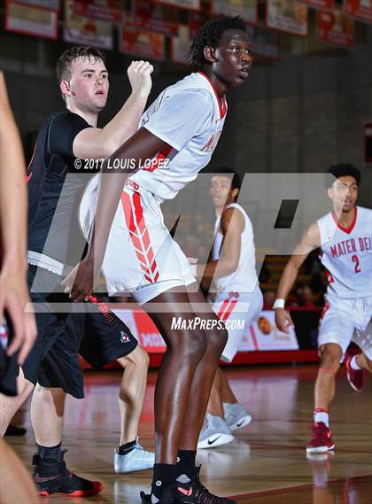 Thumbnail 3 in Village Christian @ Mater Dei (Nike Extravaganza) photogallery.