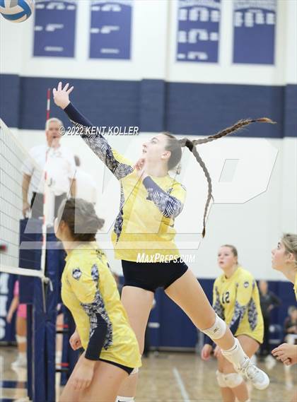 Thumbnail 2 in Mott vs. Grosse Pointe North (Marysville Tournament) photogallery.
