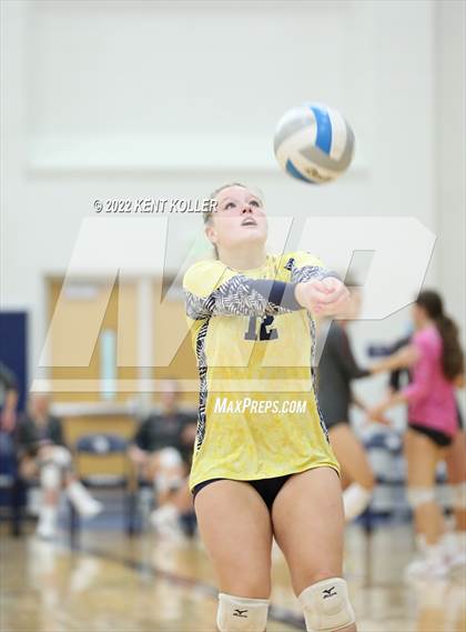 Thumbnail 2 in Mott vs. Grosse Pointe North (Marysville Tournament) photogallery.