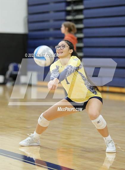 Thumbnail 2 in Mott vs. Grosse Pointe North (Marysville Tournament) photogallery.