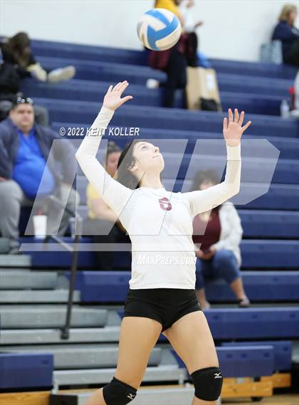 Thumbnail 2 in Mott vs. Grosse Pointe North (Marysville Tournament) photogallery.