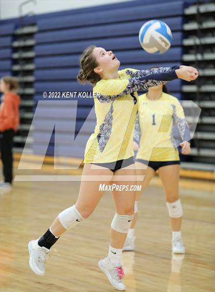 Thumbnail 2 in Mott vs. Grosse Pointe North (Marysville Tournament) photogallery.
