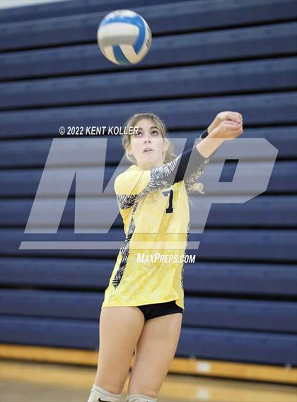 Thumbnail 3 in Mott vs. Grosse Pointe North (Marysville Tournament) photogallery.