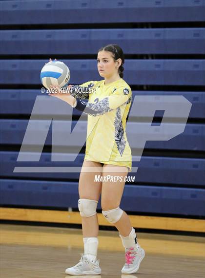 Thumbnail 2 in Mott vs. Grosse Pointe North (Marysville Tournament) photogallery.