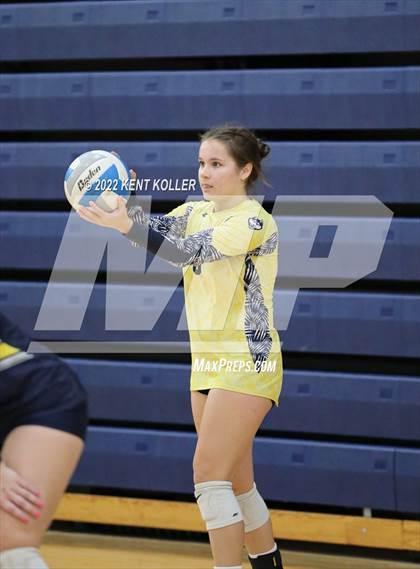 Thumbnail 2 in Mott vs. Grosse Pointe North (Marysville Tournament) photogallery.
