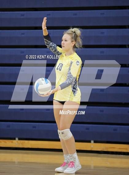 Thumbnail 2 in Mott vs. Grosse Pointe North (Marysville Tournament) photogallery.