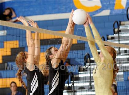 Thumbnail 1 in Newbury Park @ Agoura photogallery.