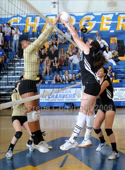 Thumbnail 1 in Newbury Park @ Agoura photogallery.