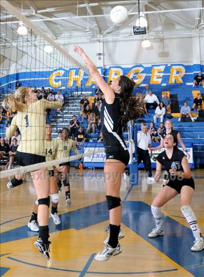 Thumbnail 2 in Newbury Park @ Agoura photogallery.