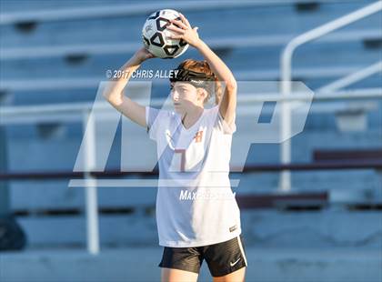 Thumbnail 2 in Dobyns-Bennett vs. Science Hill photogallery.