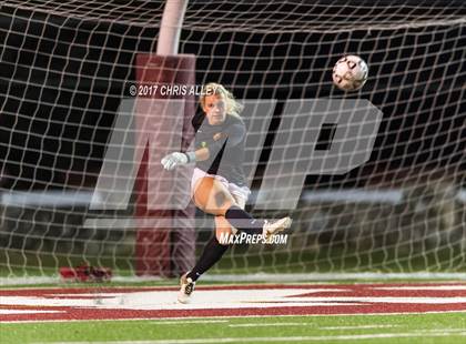 Thumbnail 1 in Dobyns-Bennett vs. Science Hill photogallery.