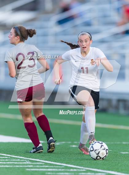 Thumbnail 3 in Dobyns-Bennett vs. Science Hill photogallery.
