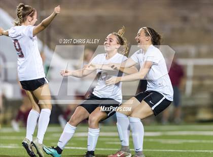 Thumbnail 1 in Dobyns-Bennett vs. Science Hill photogallery.