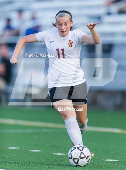 Thumbnail 1 in Dobyns-Bennett vs. Science Hill photogallery.
