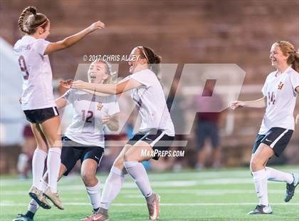 Thumbnail 2 in Dobyns-Bennett vs. Science Hill photogallery.