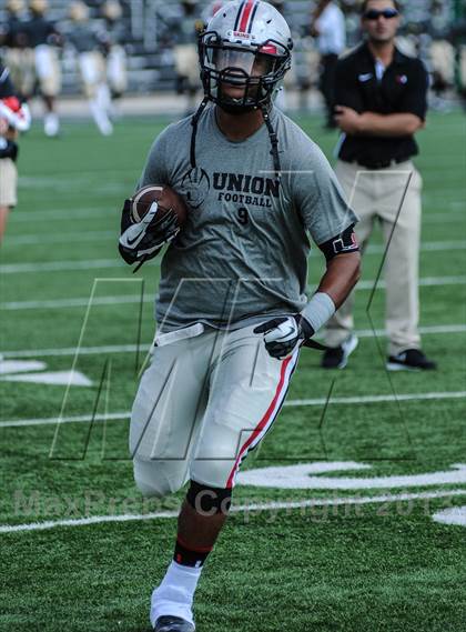 Thumbnail 2 in DeSoto vs. Union photogallery.