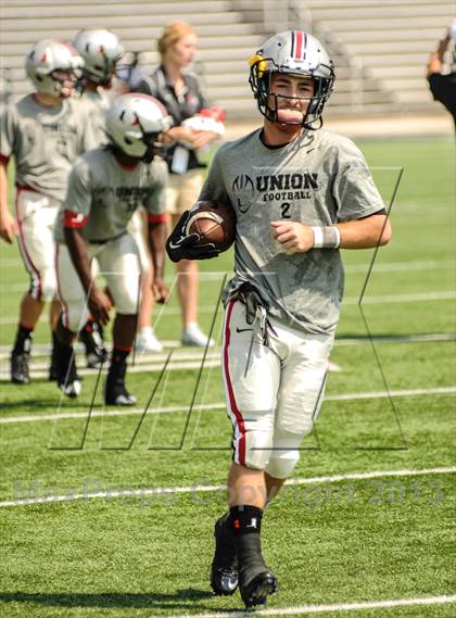 Thumbnail 1 in DeSoto vs. Union photogallery.
