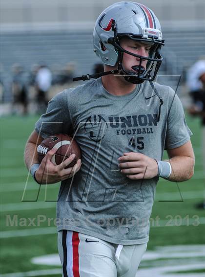 Thumbnail 1 in DeSoto vs. Union photogallery.