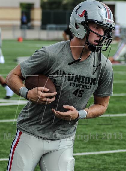 Thumbnail 3 in DeSoto vs. Union photogallery.